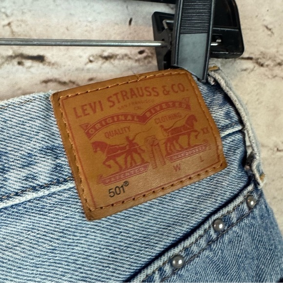 Levis 501 Limited Edition Denim Shorts Size 25 Snake Studs Embroidered Taylor XX - Picture 4 of 8